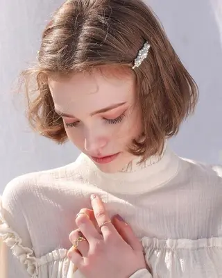 ショート カラー 三浦 望のヘアスタイル