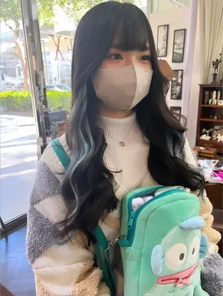 ロング カラー モモカ/ハイトーン /バレイヤージュのヘアスタイル