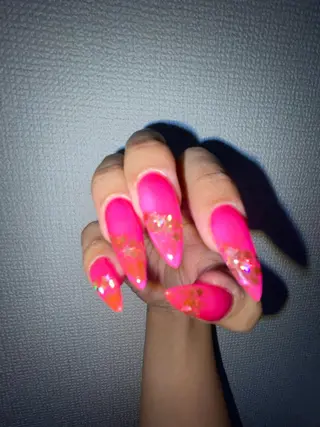 ネイル atelier Telyn所属・ー 葉のネイルデザイン