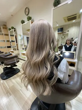 ロング カラー 🌈派手髪ハイトーン 🌈鈴木亮太🌈のヘアスタイル