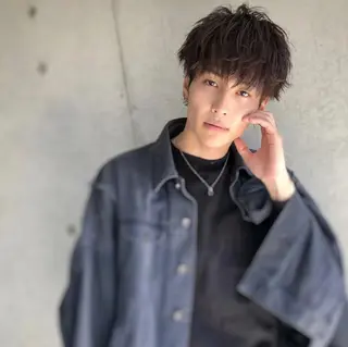 ショート パーマ メンズ 赤み消し🌿 透明感カラー🫧のヘアスタイル