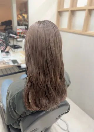 カラー 🩶🎀ハイトーン韓 国ナチュラル🧸💫のヘアスタイル