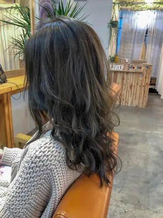 セミロング 髪質改善ayame 横山諒のヘアスタイル