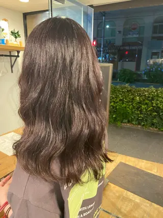 ロング カラー ayumi🦖/ ブリーチカラーのヘアスタイル