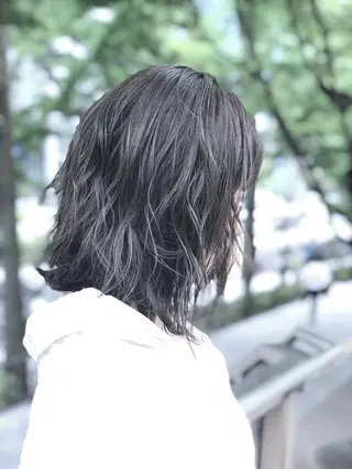 ミディアム LANI OOSAKAのヘアスタイル