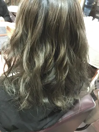 ミディアム カラー ヘアアレンジ 小國 綾かのヘアスタイル