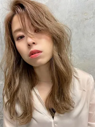 セミロング カラー パーマ 小田 莉加子のヘアスタイル