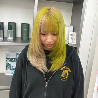 セミロング カラー ハイトーン×デザイン 🪽🫧HIKARIのヘアスタイル