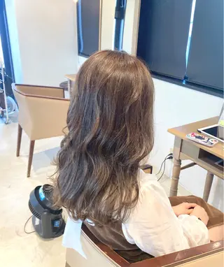 セミロング ブリーチなしWカラー /酸性ストレート河本のヘアスタイル