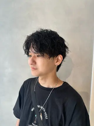 ショート パーマ メンズ 渋谷レイヤーカット/ 暖色艶カラー🩵高橋のヘアスタイル