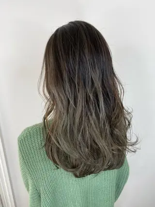 セミロング カラー 三好 美里のヘアスタイル