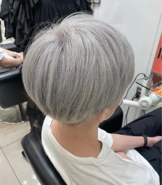 ショート 🦋ハイトーン🦋 石山 希理🦋のヘアスタイル