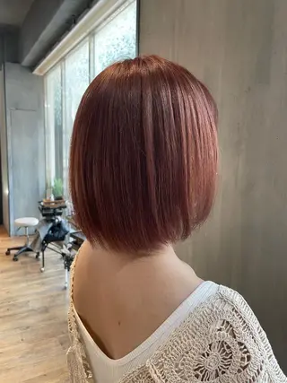 ショート ルネ所属・切りっぱなしボブ グレージュ/福田梢のヘアスタイル