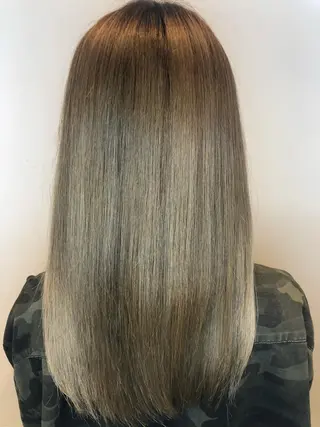 セミロング 【髪質改善職人】 岡田成義のヘアスタイル