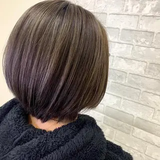 ショート カラー 石川 聖奈のヘアスタイル