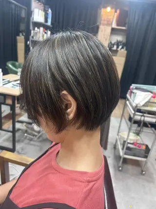 ショート ハイトーン×艶カラー 🤍MIZUKIのヘアスタイル