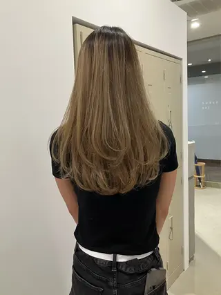 ロング 平松 里穗のヘアスタイル