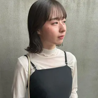 ミディアム en⁺　trust所属・山口 麗音のヘアスタイル