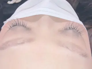 マツエク・マツパ ユウナ /難波/ 推し活美容師のヘアスタイル