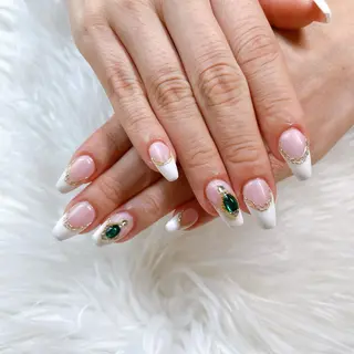 ネイル 根津 綾子のネイルデザイン