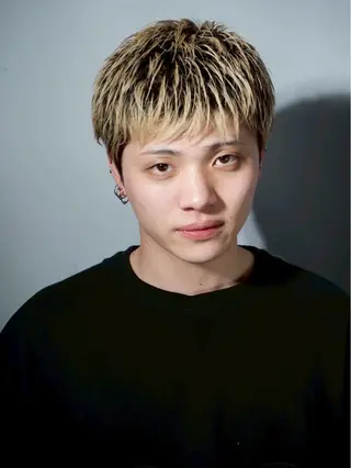 ミディアム 高崎 健司のヘアスタイル