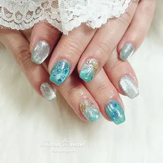 ネイル 高木 彩香のネイルデザイン