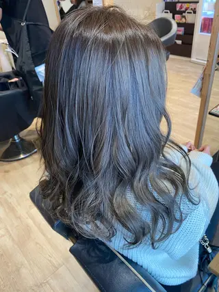 カラー 早川 真幸のヘアスタイル