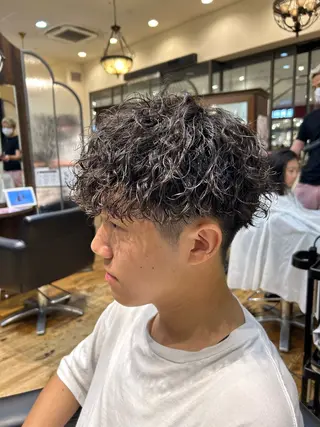 パーマ メンズ 🐲ツイスパ🐲 フェード/龍のヘアスタイル