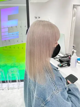 ミディアム カラー 🤍💕ブリーチカラ ーAyaka💕🤍のヘアスタイル