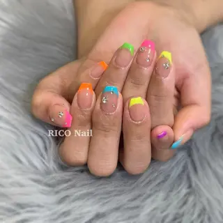 ネイル RICO NAIL所属・RICO Nail パーツつけ放題🌈のネイルデザイン