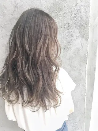 ロング カラー EMANON天神所属・Hitomi Ezakiのヘアスタイル