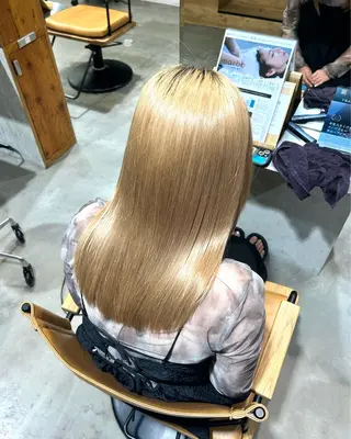 ロング カラー 小木曽 里華のヘアスタイル