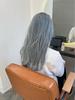 セミロング Lutia 新宿 ゆりの☺︎のヘアスタイル
