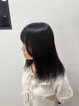 ミディアム カラー 舟戸 心乃のヘアスタイル