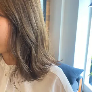 カラー 丸岡 美穂のヘアスタイル