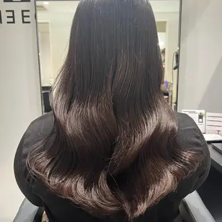 セミロング カラー コテ巻き風パーマ 韓国風パーマ 無重力のヘアスタイル