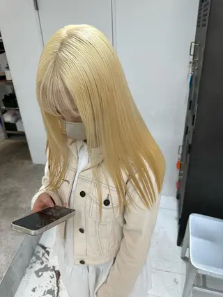 セミロング カラー kai .のヘアスタイル