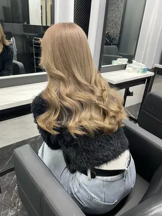 ロング カラー Ria OSAKA　梅田所属・マリカ🦋韓国 ハイトーン/エクステのヘアスタイル