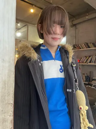 ショート カラー ハイトーン/顔まわり レイヤー/YUKAのヘアスタイル