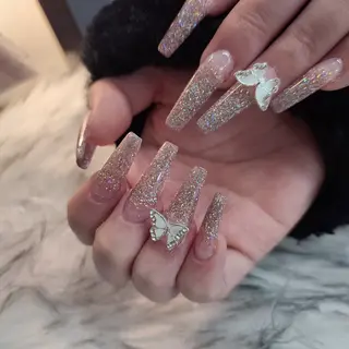 ネイル RUNWAY 　　の眉毛・アイブロウイメージ