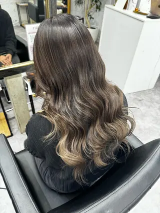 ロング カットカラー🩷 五島桜樫のヘアスタイル