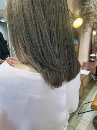 セミロング カラー さの あやねのヘアスタイル