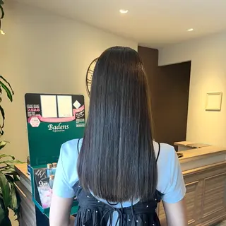 ロング カラー 川越 輝梨奈のヘアスタイル
