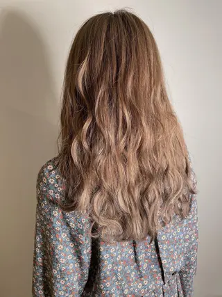 ロング カラー 髪質改善/美髪矯正/ ハイトーン Kuroのヘアスタイル