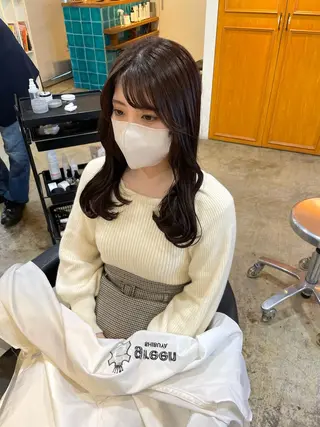 セミロング カラー MIOベージュカラー 柔らかいカラーのヘアスタイル