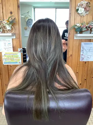 カラー ビューティーサロン　ニシムラ所属・ビューティーサロン ニシムラのヘアスタイル