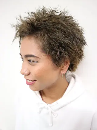 ショート パーマ 東風上 亮介のヘアスタイル