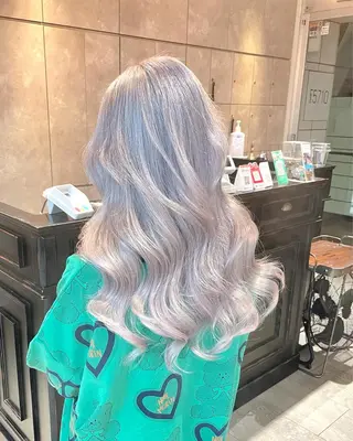 ロング カラー ヘアアレンジ 🧸ハイトーン🧸 ゆっきー🧸のヘアスタイル