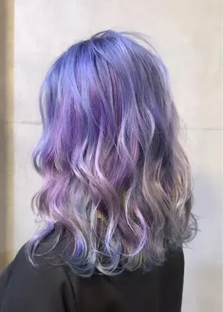 ミディアム カラー 及川シゲル 髪質改善講師のヘアスタイル