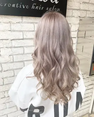 ロング ヤマグチ ヒカルのヘアスタイル